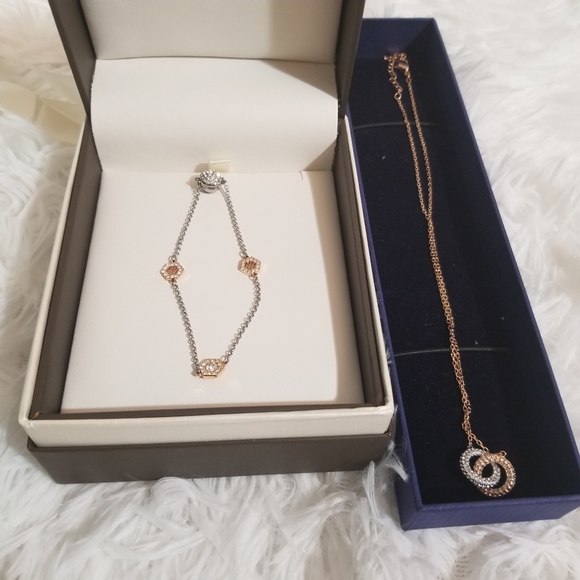 Swarovski Jewelry - ❤Swarovski Necklace & Bracelet Set❤